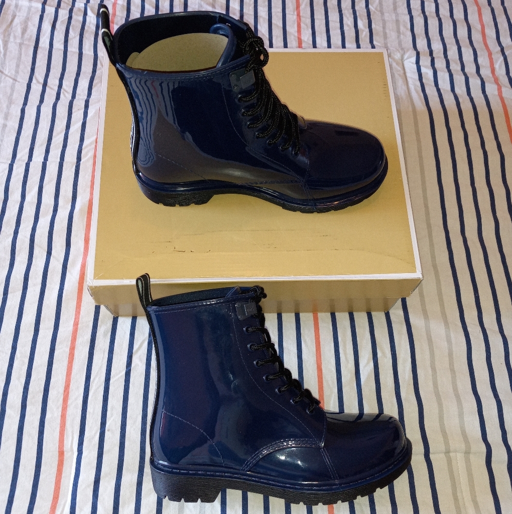 Michael Kors Tavie Logo-Trim Rainboots